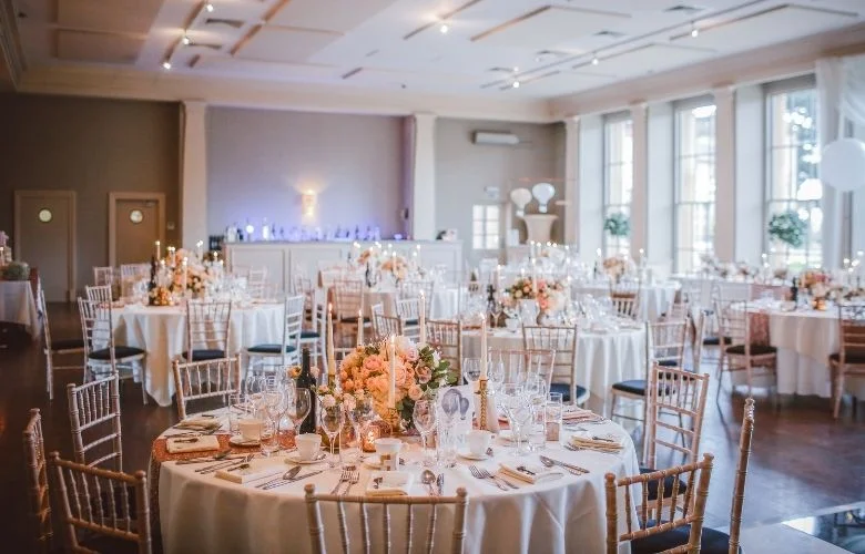 Trajes de casamento?>